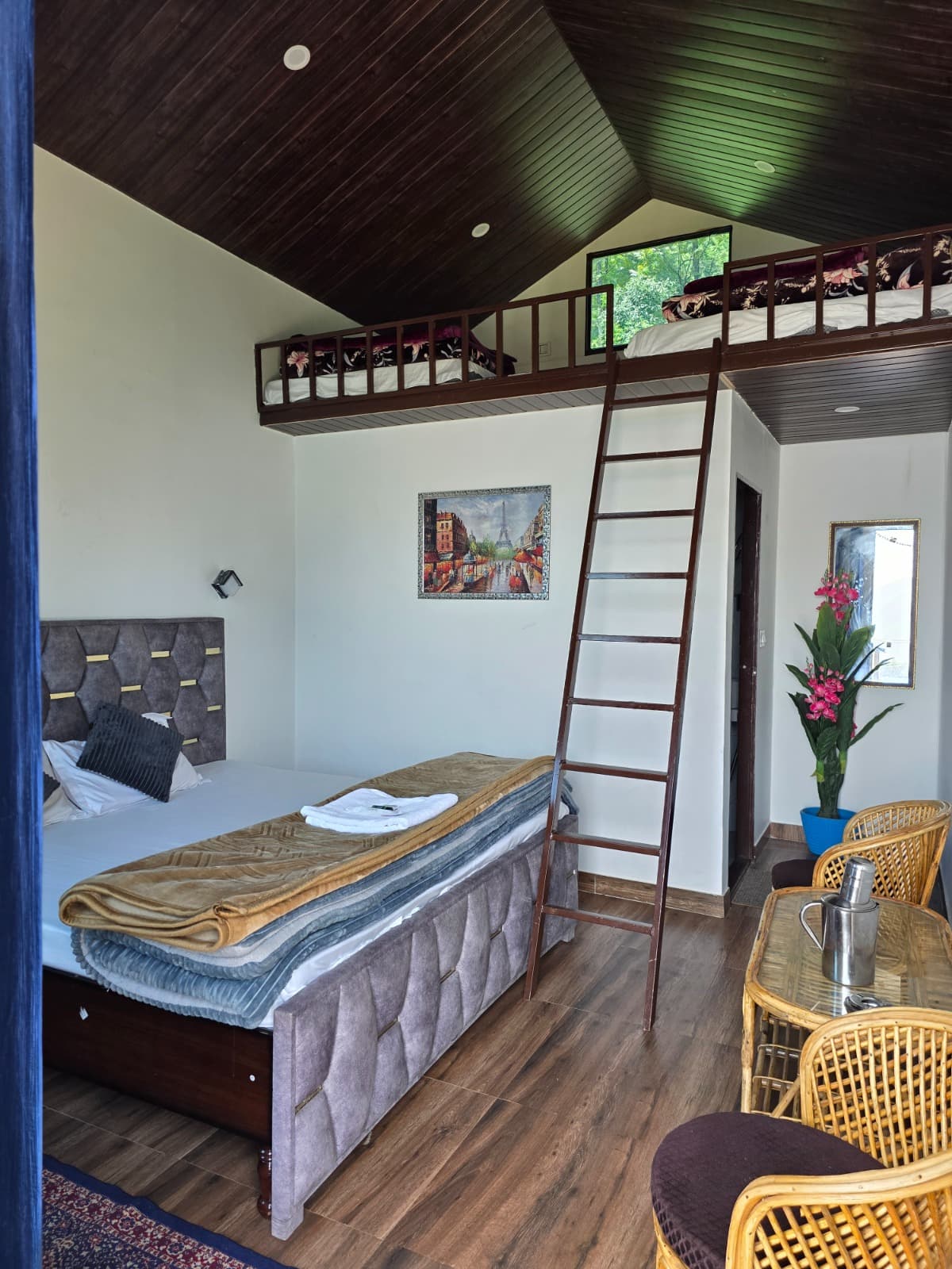 Fyunli room at Lake Haven Resort in Sari Village