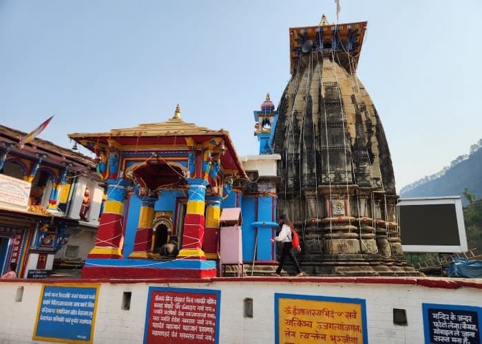 Omkareshwar Temple Ukhimath The Sacred Winter Seat of Lord Kedarnath – A Complete Pilgrim's Guide